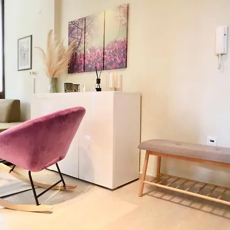 Vivian's Cozy Nei Apartman *